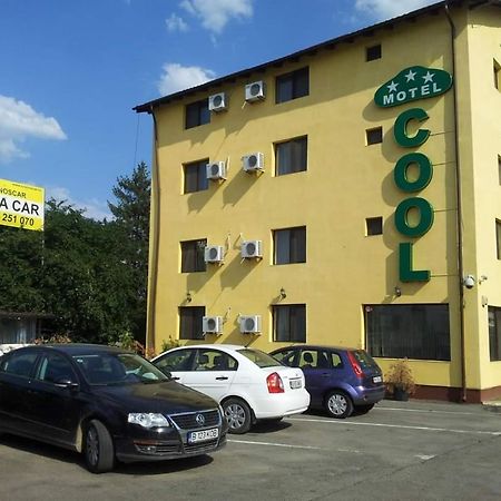 Motel Cool Barcanesti Екстер'єр фото