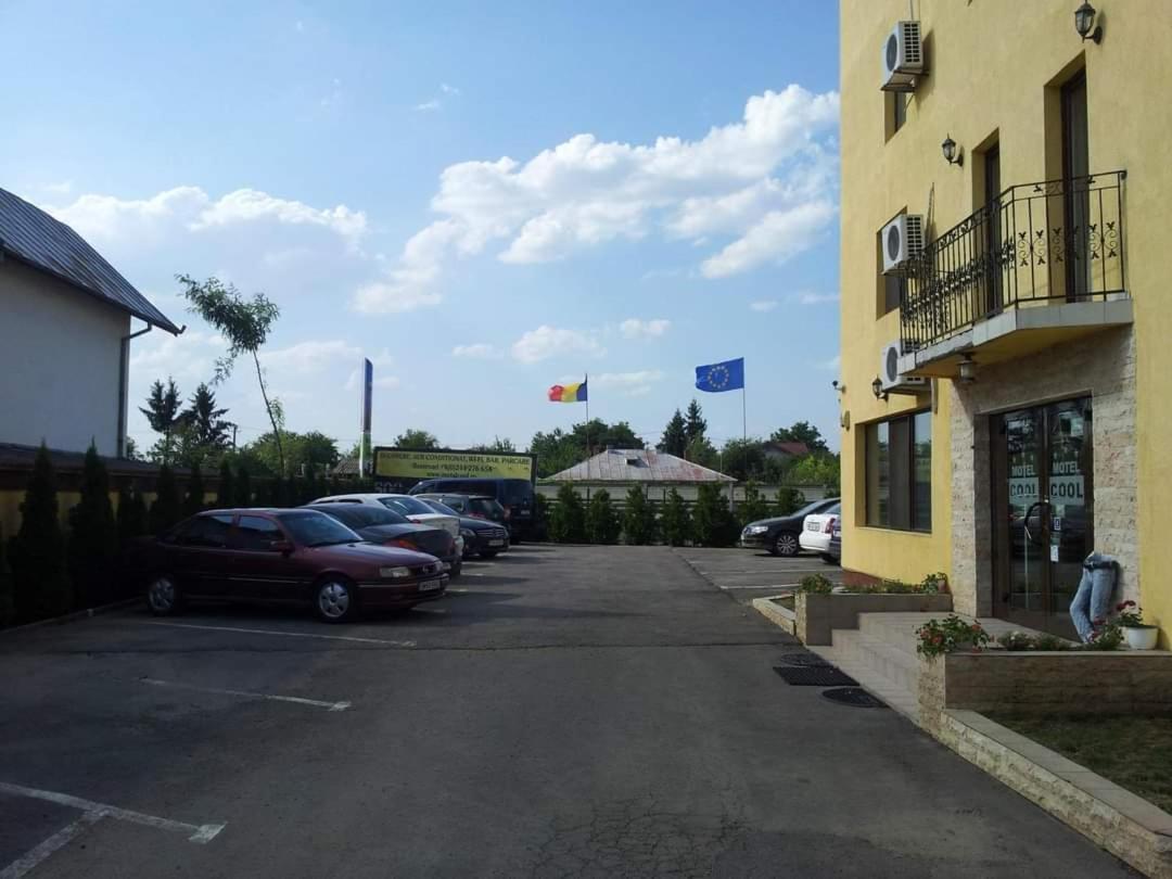 Motel Cool Barcanesti Екстер'єр фото