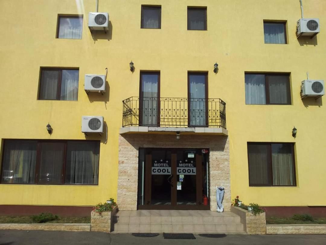 Motel Cool Barcanesti Екстер'єр фото